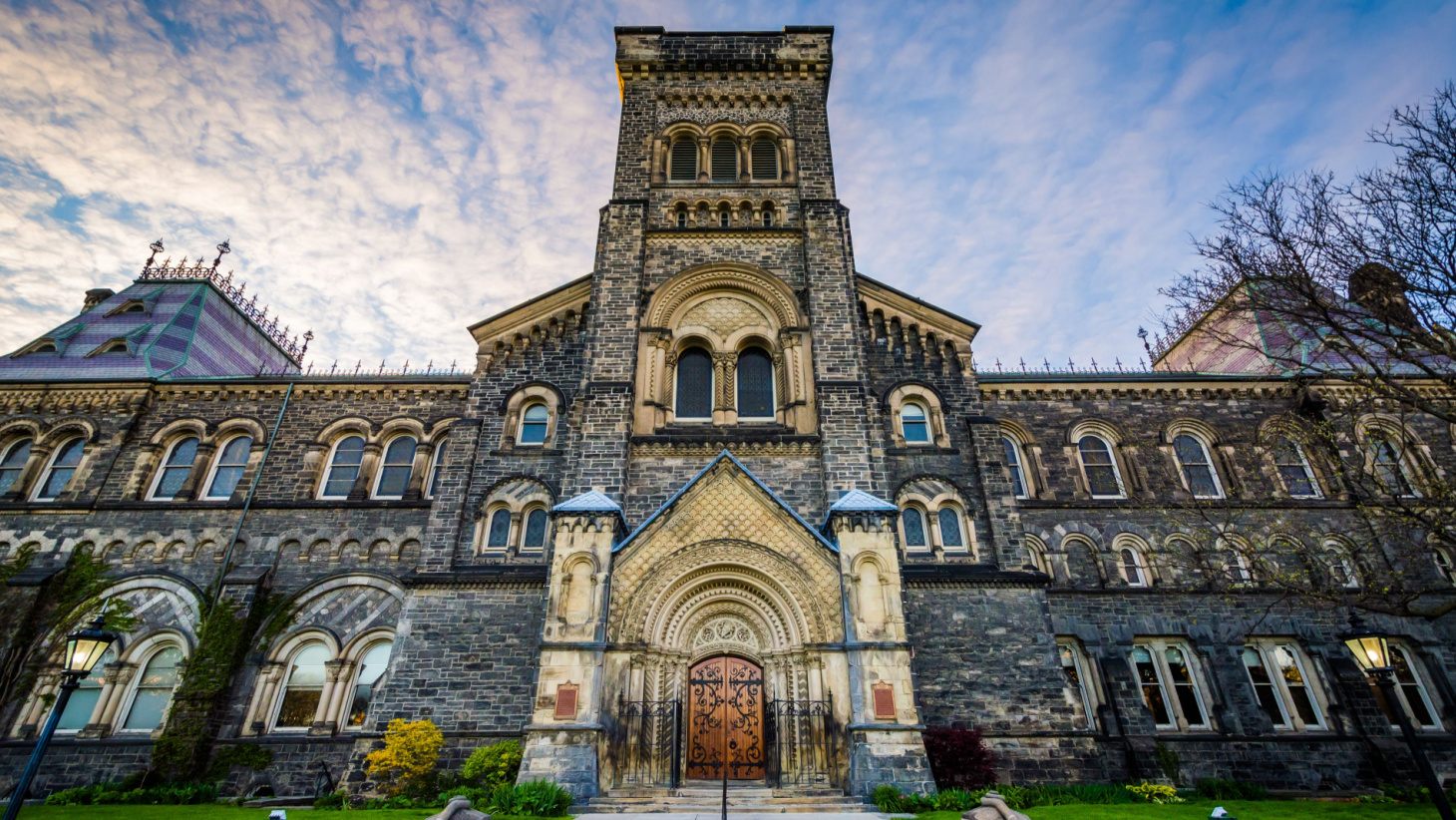 University of Toronto – Acceptance Rate, Ranking, & Tuition (2024)